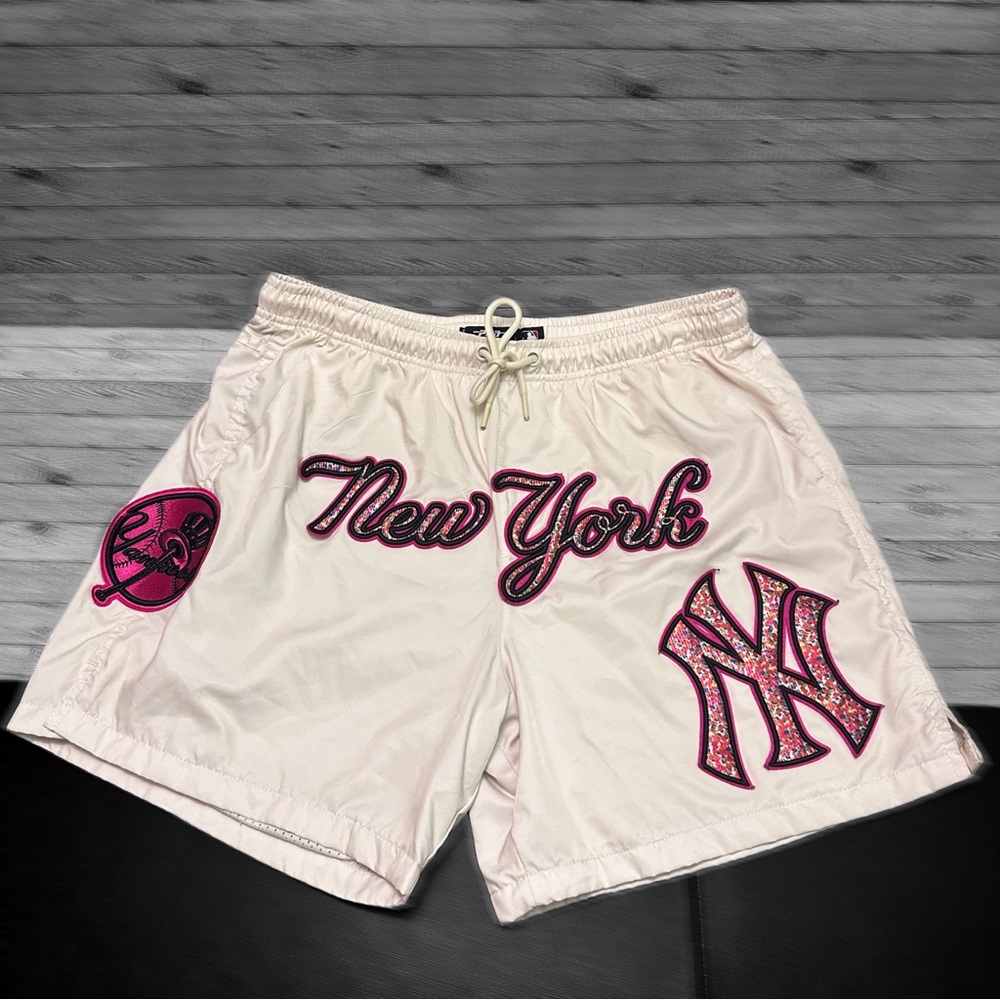 New York Yankees Women's Shorts size L